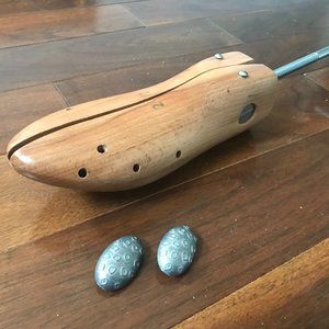 BRAND NEW! Professional Shoe Stretcher Wood Women's size 6-8